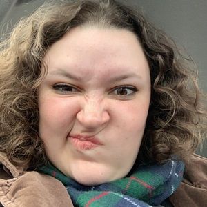 Meet your Posher, Caitlin